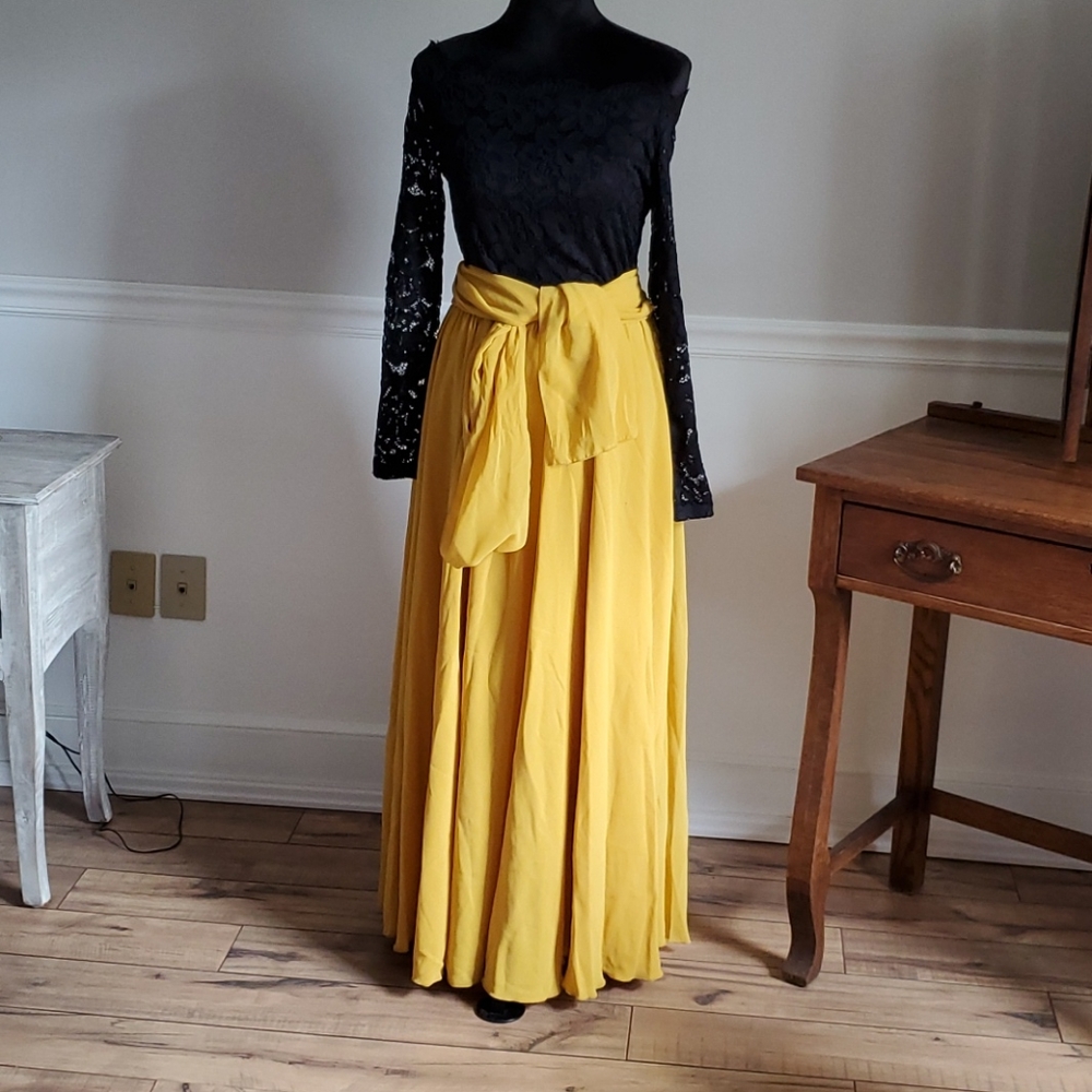 Mustard flowy skirt